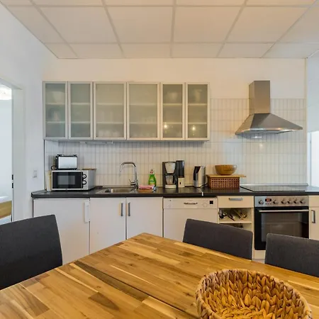 Apartman Spacious And Modern Furnished For 10 Guests *