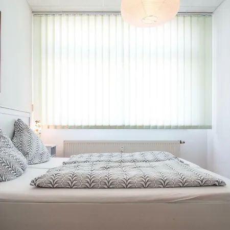 Spacious And Modern Furnished For 10 Guests Apartman Berlin