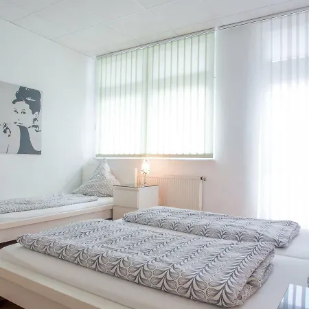 Apartman Spacious And Modern Furnished For 10 Guests *