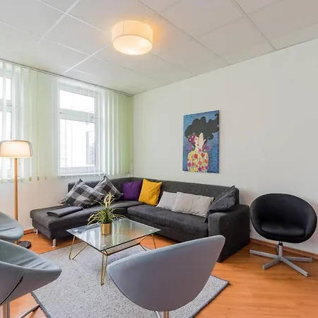 Spacious And Modern Furnished For 10 Guests ベルリン