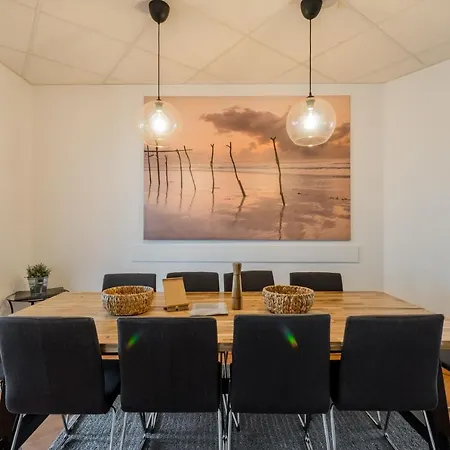 Spacious And Modern Furnished For 10 Guests アパート *